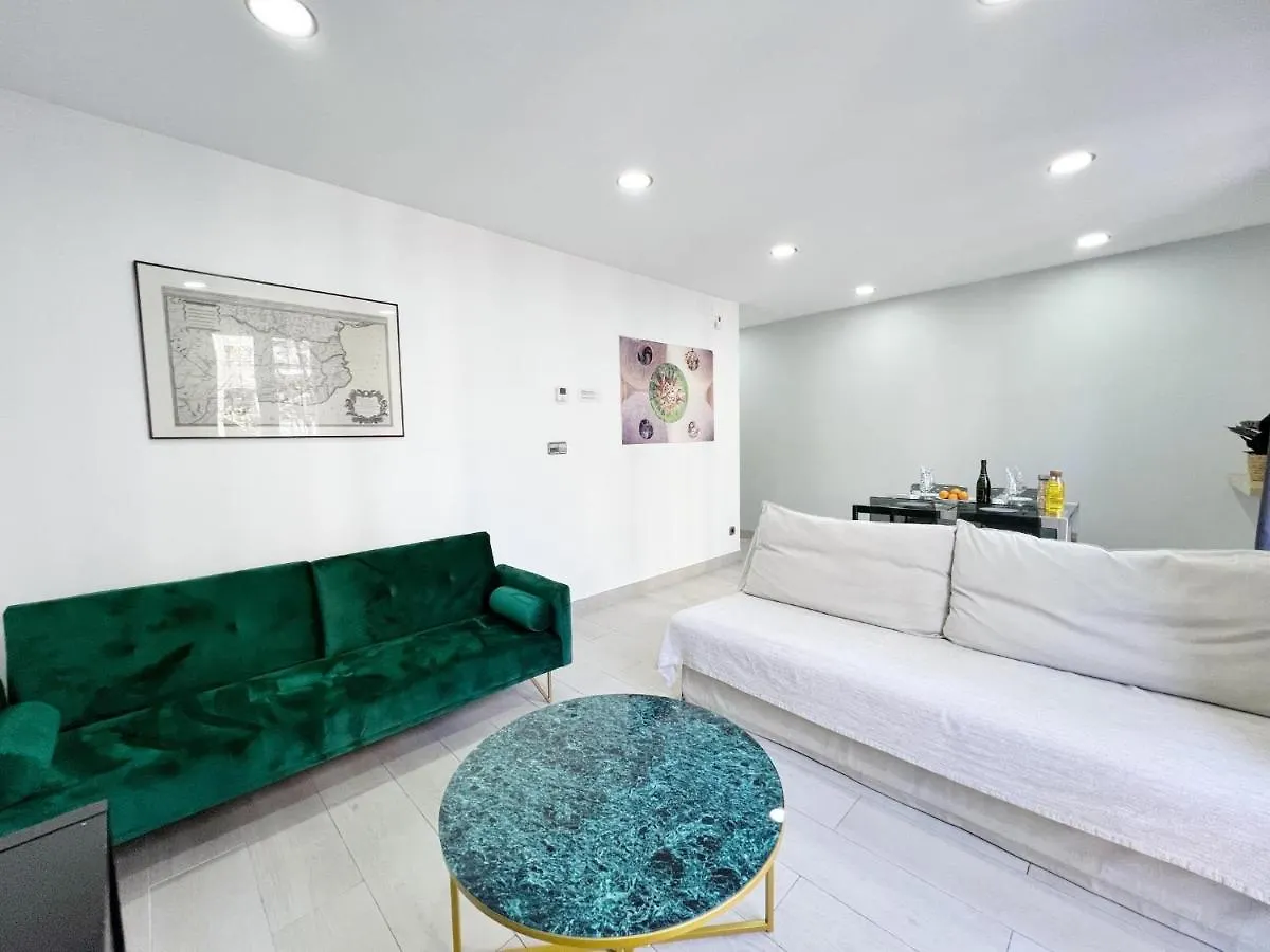 Sagrada Familia Gaudi Apartment Barcelona Spain